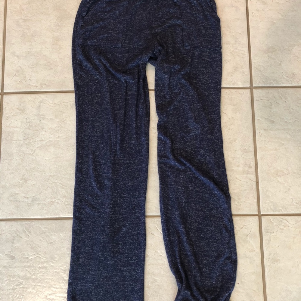 Lounging sweatpants with front pockets